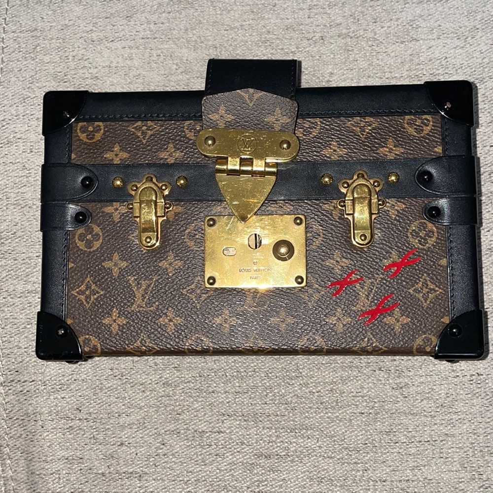 LOUIS VUITTON Bag 
Monogram Petite Malle Black